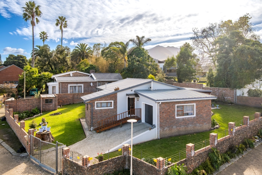3 Bedroom Property for Sale in Heatherlands Western Cape